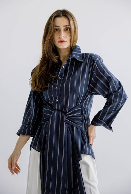 The Structured Tie Shirt in Striped Blue