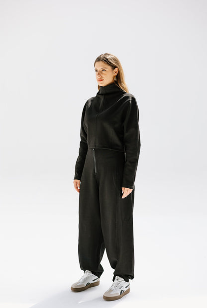 Outline Set in Black