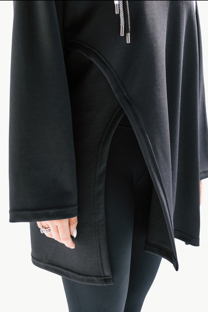 SweatForm Sweatshirt in Black