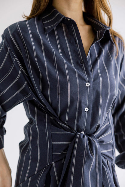 The Structured Tie Shirt in Striped Blue