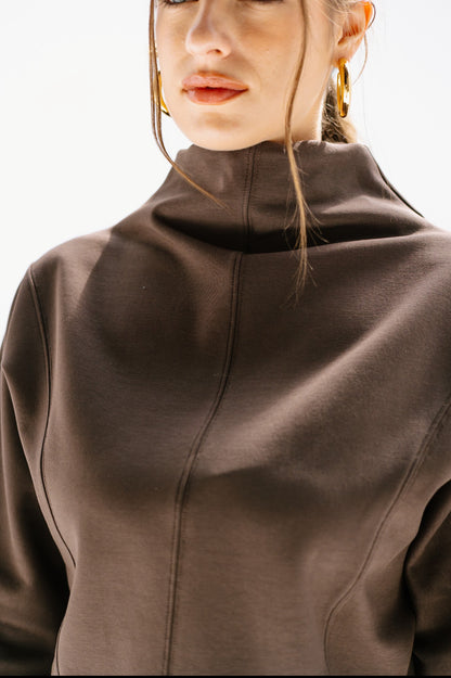 Outline Set in Brown