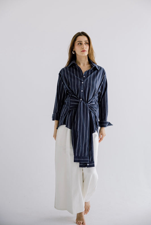 The Structured Tie Shirt in Striped Blue