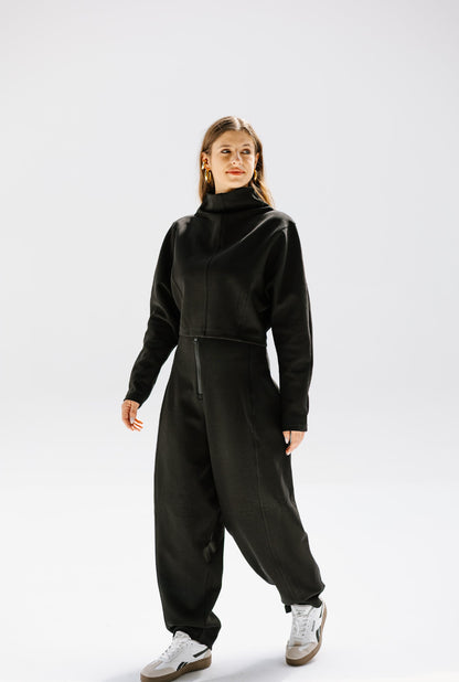 Outline Set in Black