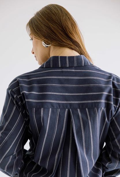 The Structured Tie Shirt in Striped Blue