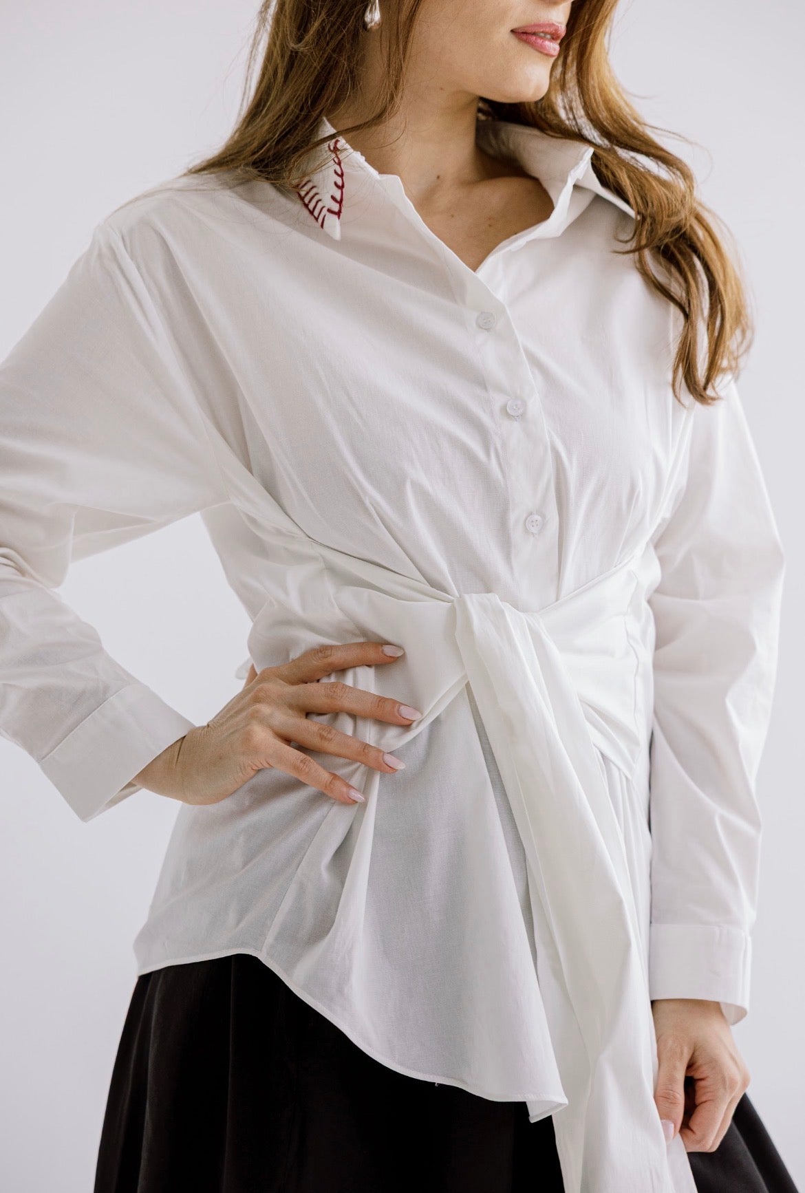 The Structured Tie Shirt in Offwhite