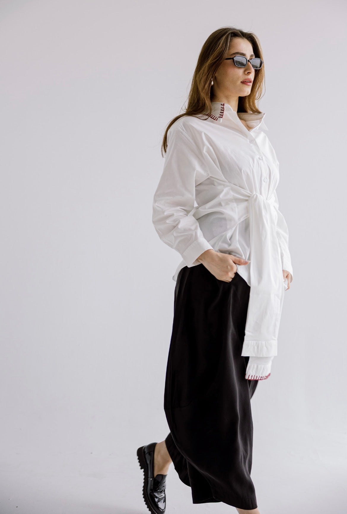 The Structured Tie Shirt in Offwhite