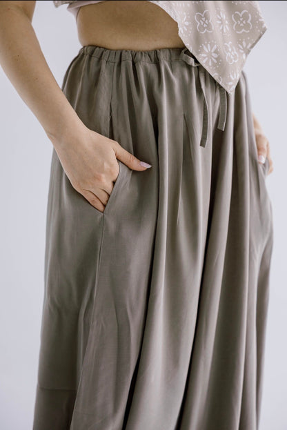 Ivory Pants in Olive