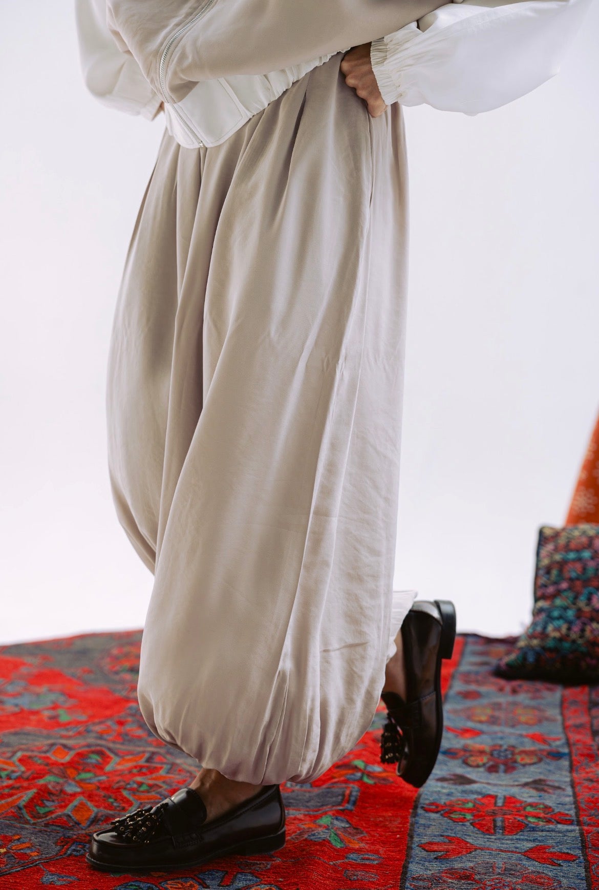 Ivory Edge Pants in Beige