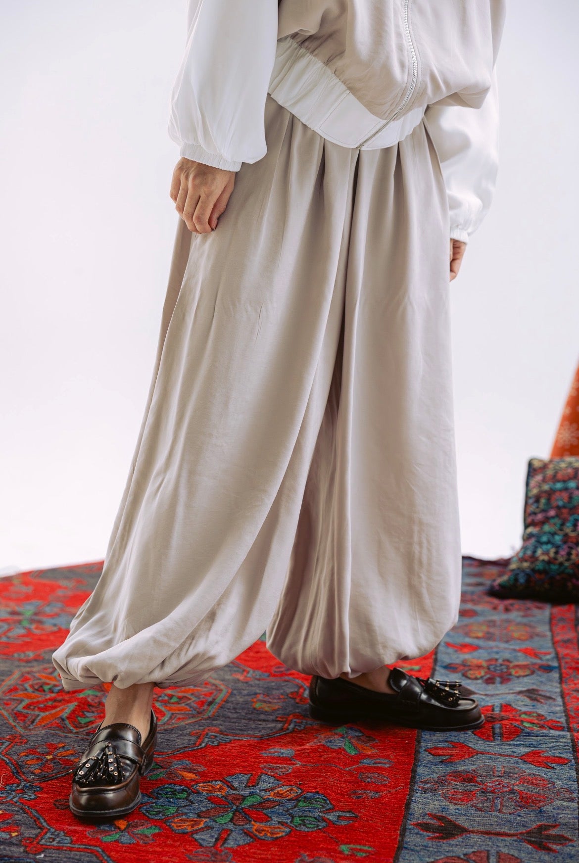 Ivory Edge Pants in Beige