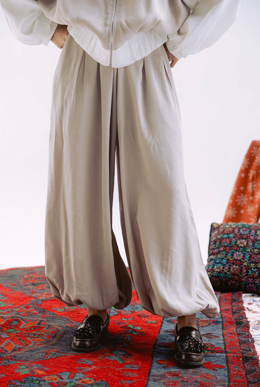 Ivory Edge Pants in Beige