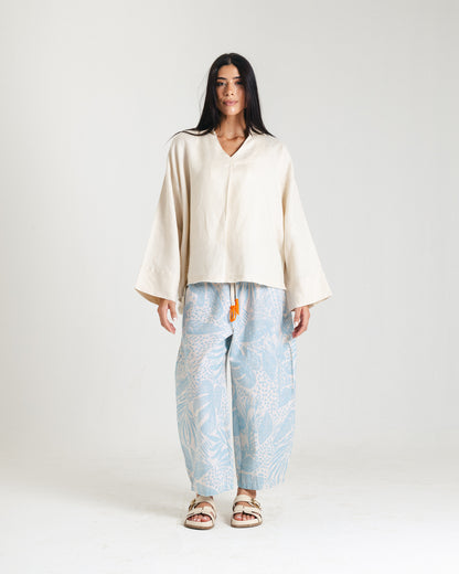 V Linen Shirt in Beige