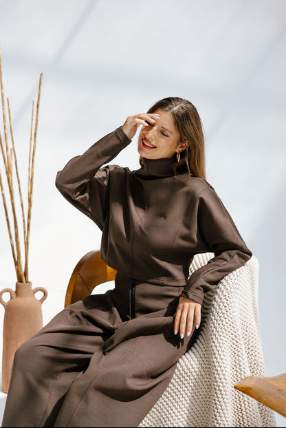 Outline Set in Brown