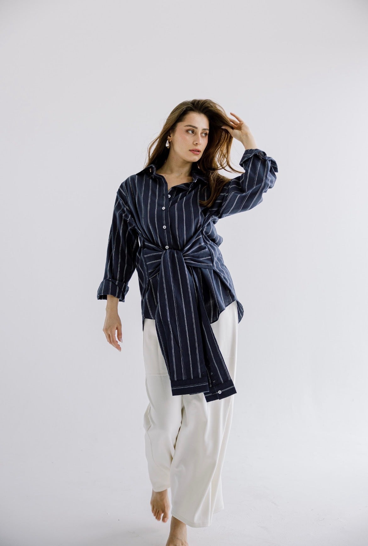 The Structured Tie Shirt in Striped Blue