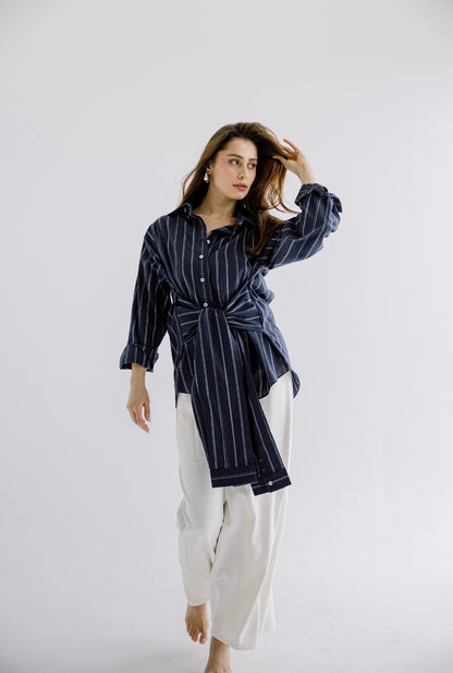 The Structured Tie Shirt in Striped Blue