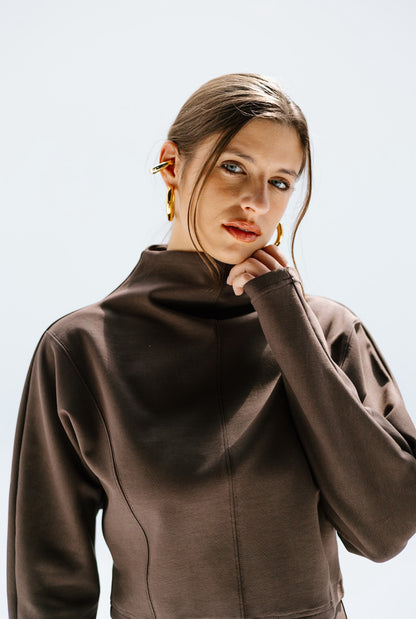 Outline Set in Brown