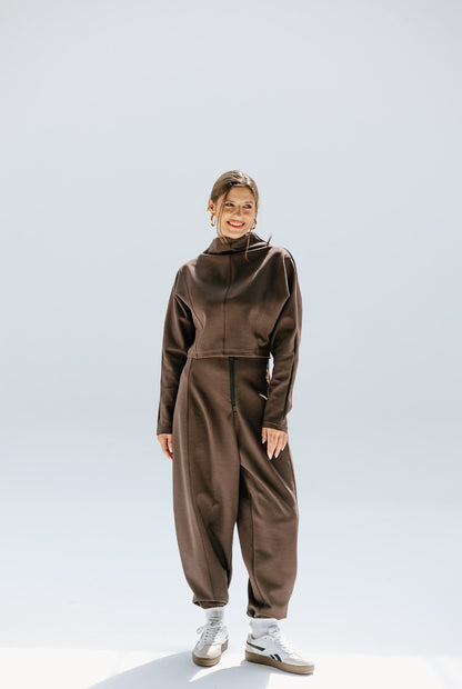 Outline Set in Brown