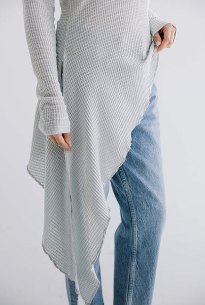 The Flow Top in Light Grey