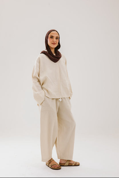 V Linen Shirt in Beige