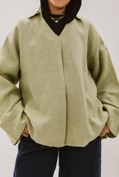 V Linen Shirt in Olive
